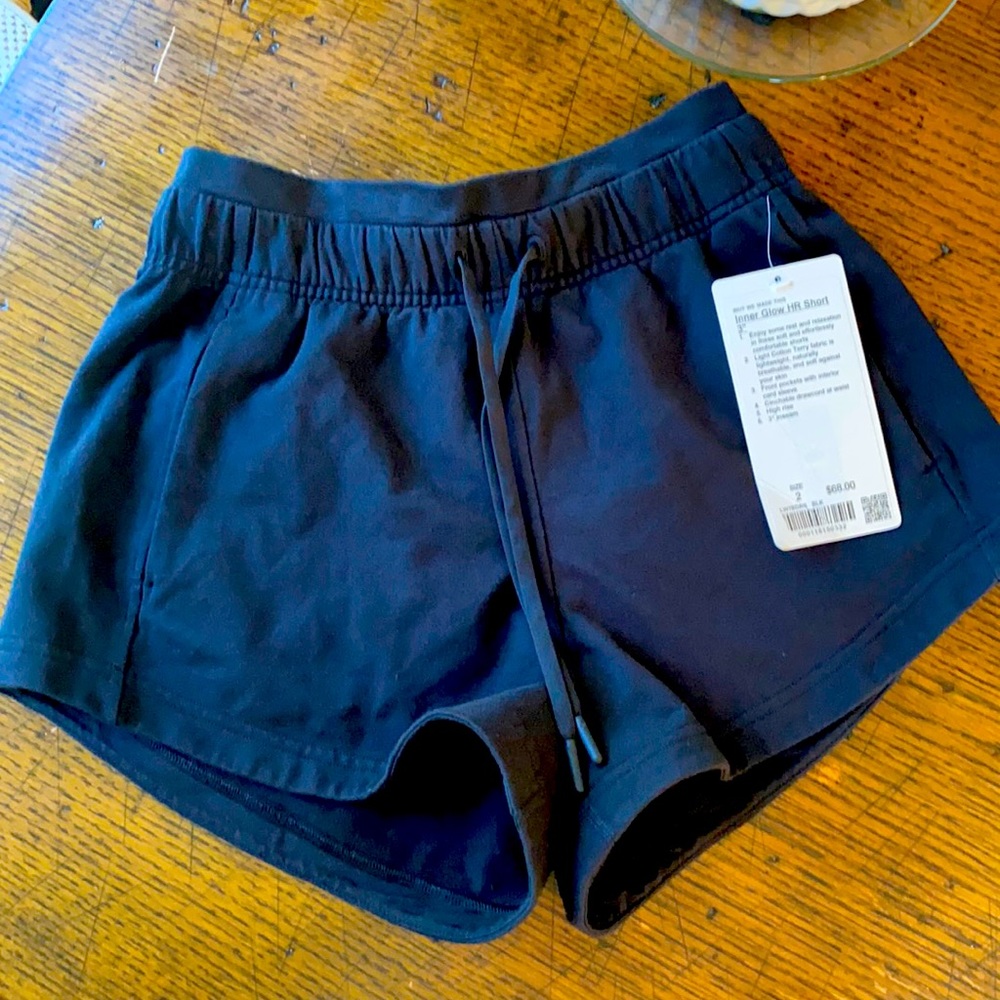 Lululemon Inner Glow high rise short size 2 new